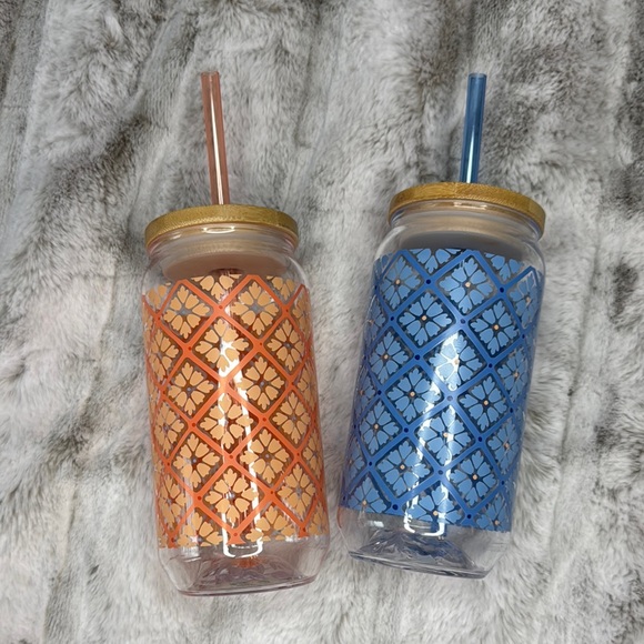 NWOT Set of Two Patterned 20oz cups with Straws - Picture 1 of 4